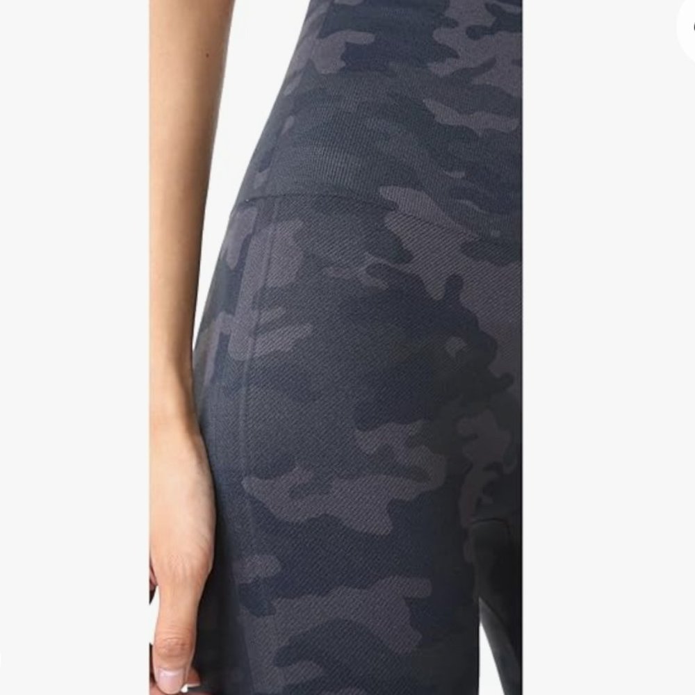 Spanx Black Camo Look At Me Now Legging NWT